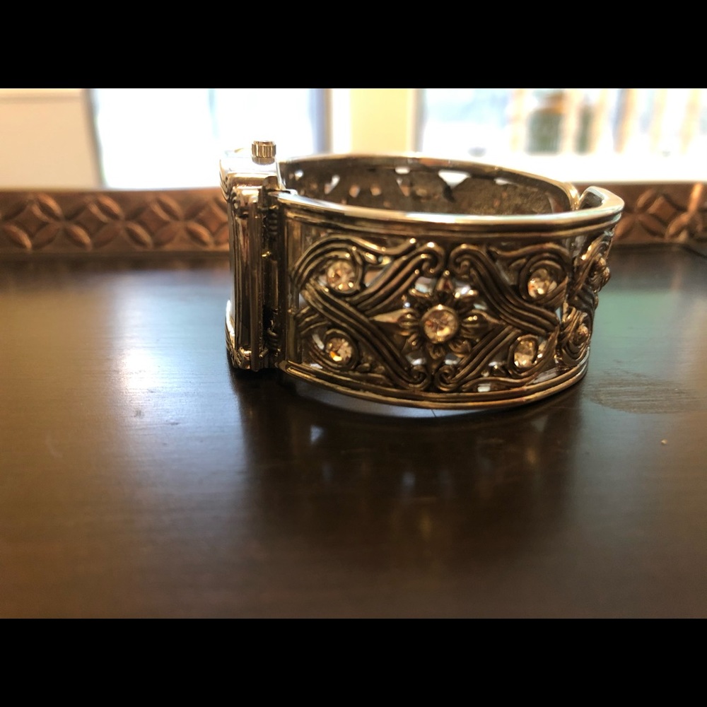 Watch - Picture 3 of 4